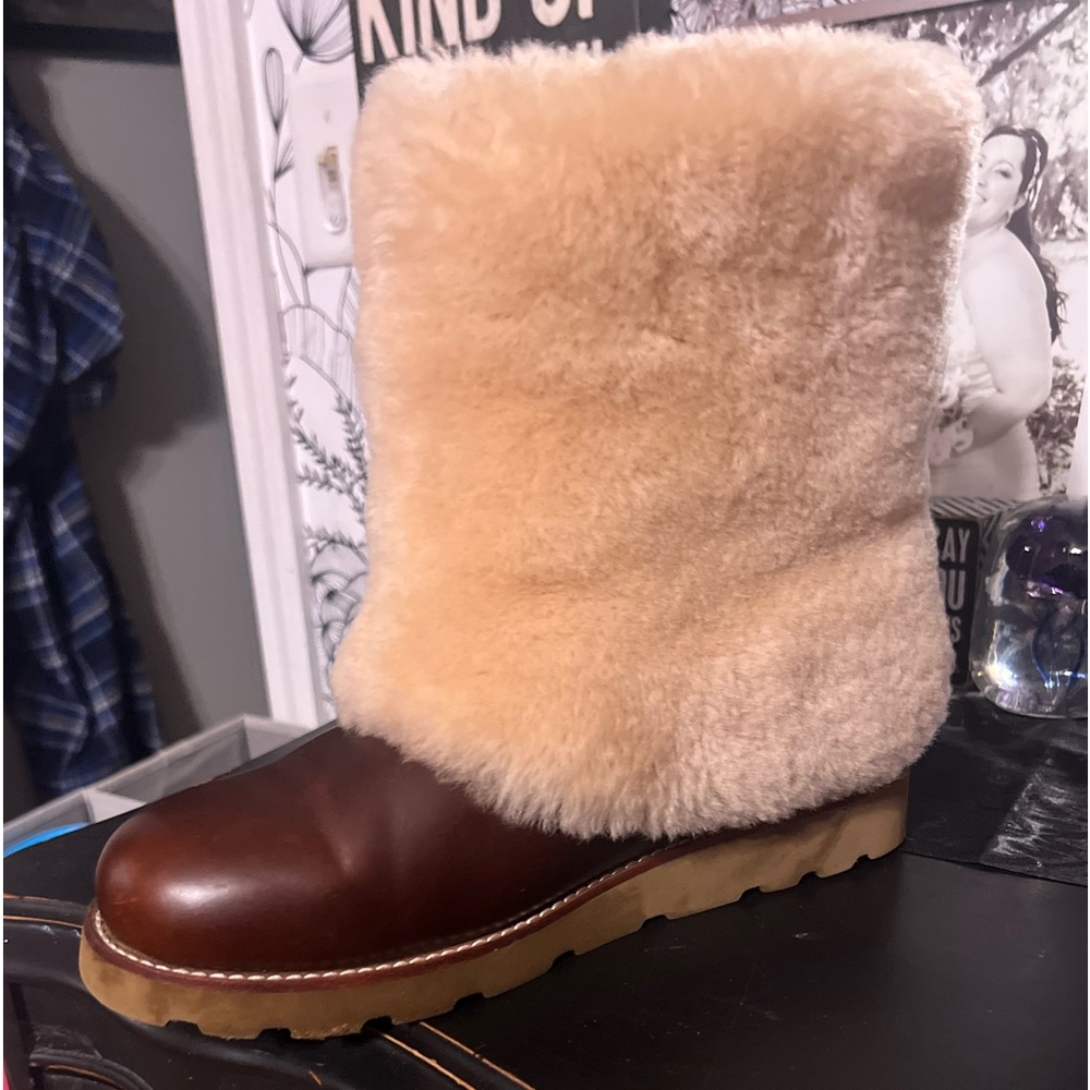 Gorgeous Rare Ugg Leather exposed Sherpa boots Sz 8